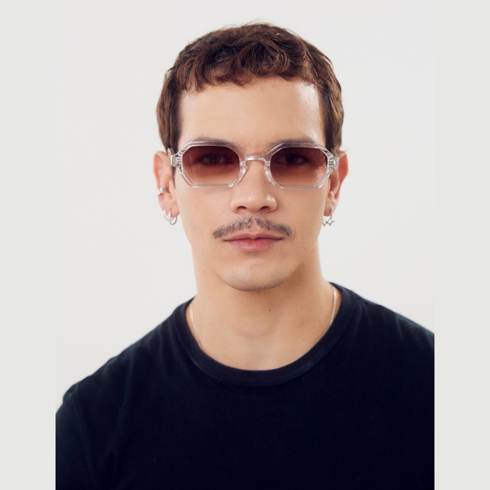 Gafas NYX de Solivo, lentes polarizados que eliminan reflejos, perfectas para disfrutar de días soleados con estilo.