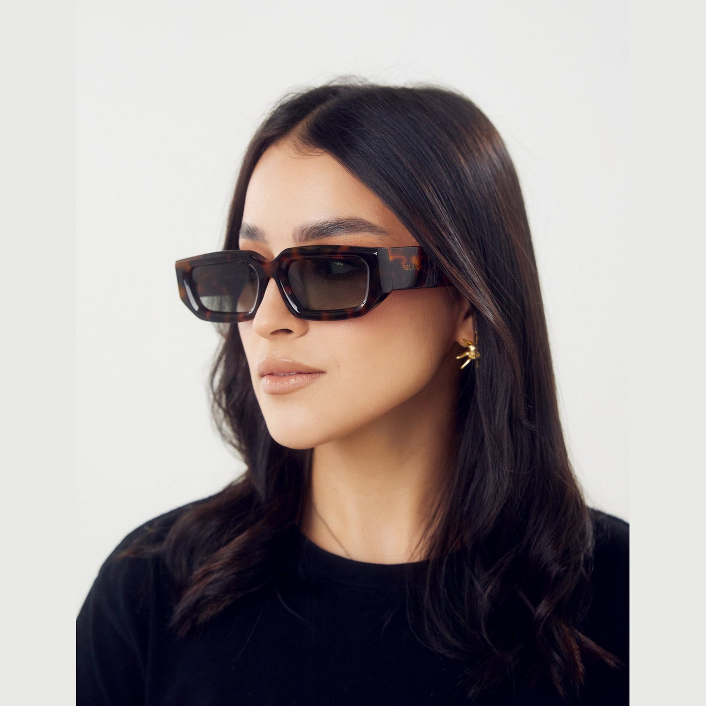 Detalle de los lentes de sol LUA Carey de Solivo Eyewear — filtro UV400, montura tortoise