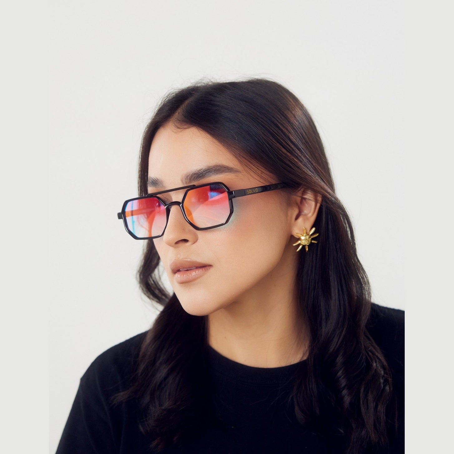 Lentes de sol SKY - Negro Pink de Solivo, con diseño moderno y tecnología de lentes polarizados, ideales para proteger tus ojos del sol mientras mantienes tu estilo elegante en cualquier ocasión.