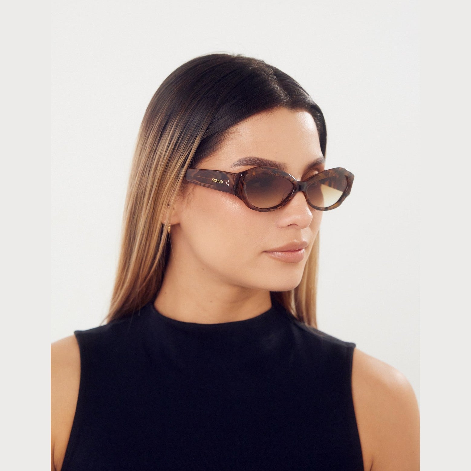 Lentes de sol DIVA de Solivo, elegantes y modernos, perfectos para proteger tus ojos con estilo en días soleados.