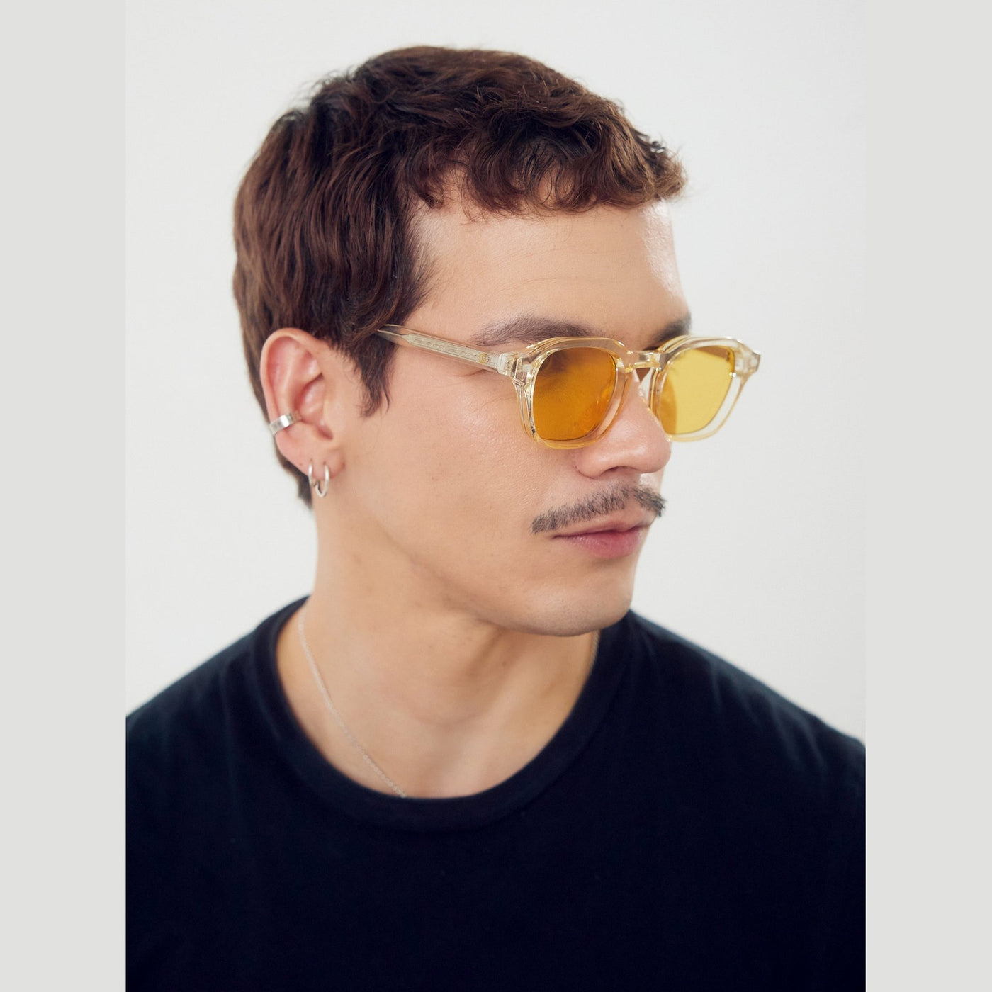 Detalle de los lentes de sol BLU Amarillo de Solivo Eyewear — filtro UV400, complemento premium