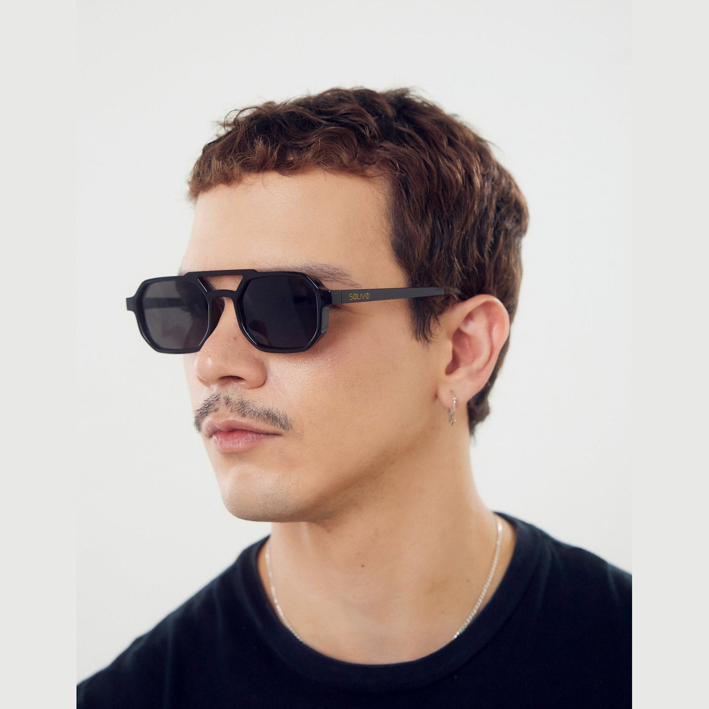 Lentes polarizados LIV de Solivo con protección UV400, ideales para disfrutar del sol con estilo y seguridad.