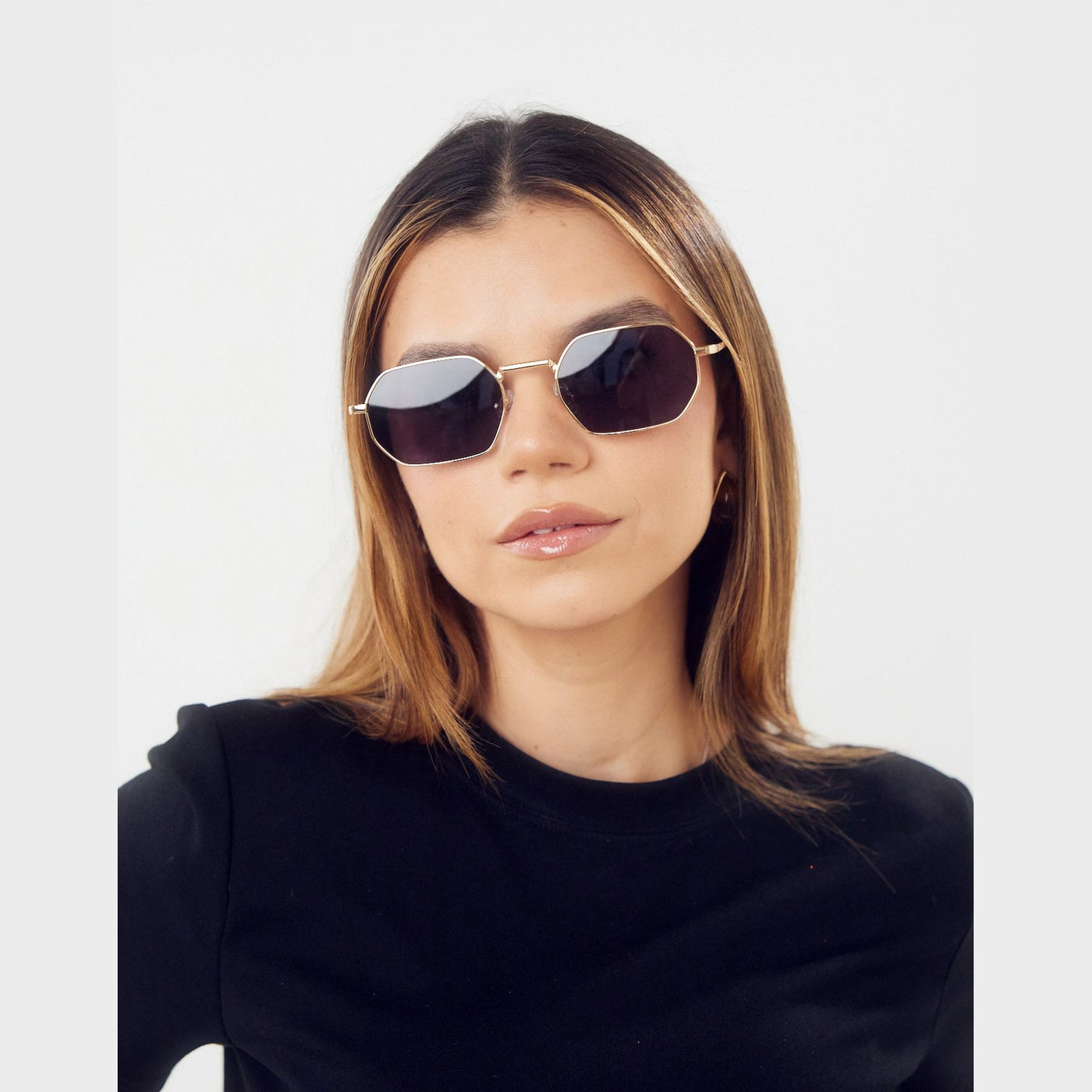 Lentes de sol OSAK Negro Dorado de Solivo — diseño elegante con protección UV400, sin deslumbramiento