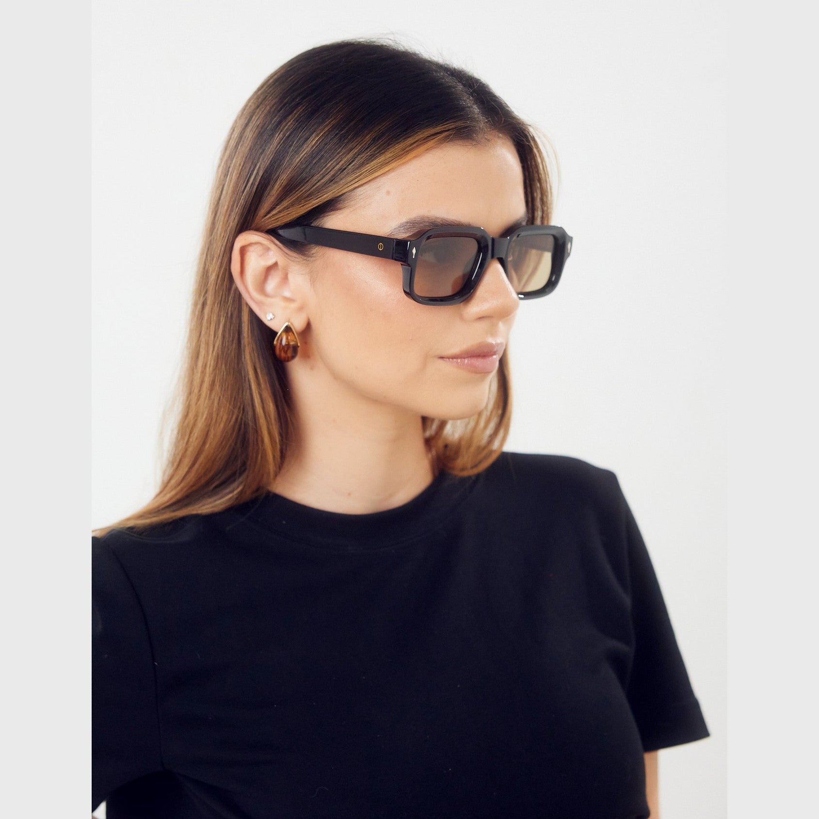 Lentes de sol LOU de Solivo, con diseño elegante y protección UV400, perfectos para tu estilo diario y actividades al aire libre.