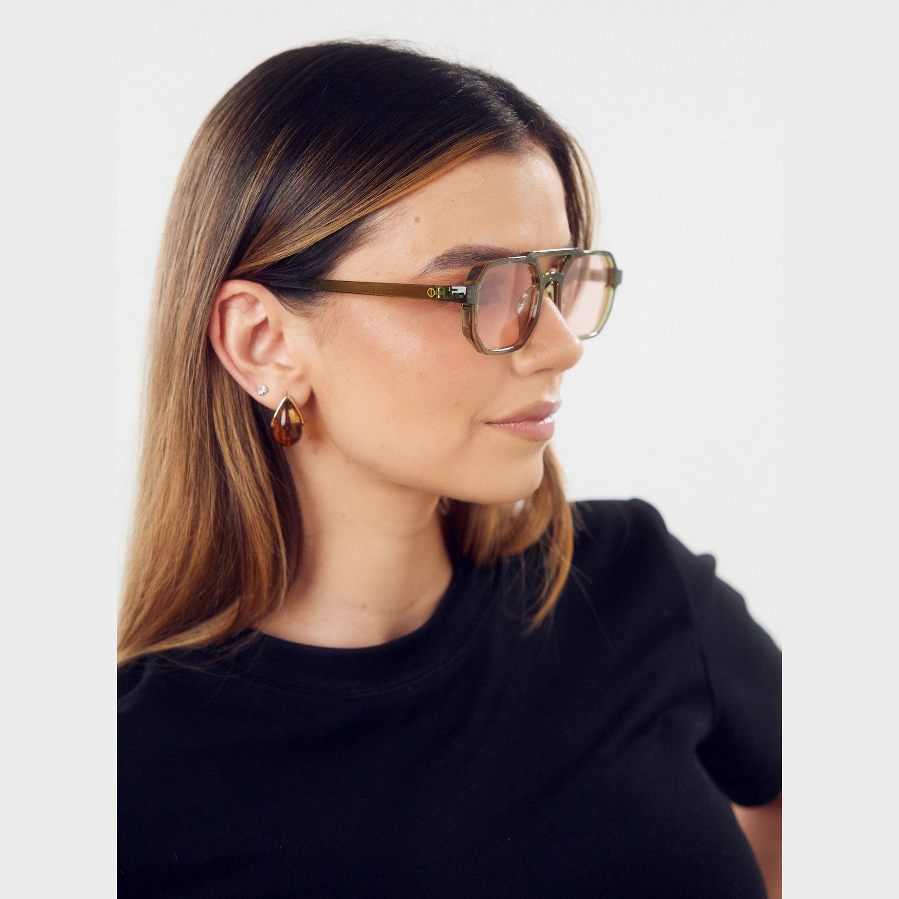 Lentes de sol LIV de Solivo, combinación perfecta de estilo y funcionalidad con diseño moderno y protección UV400, ideales para cualquier amante de la moda.