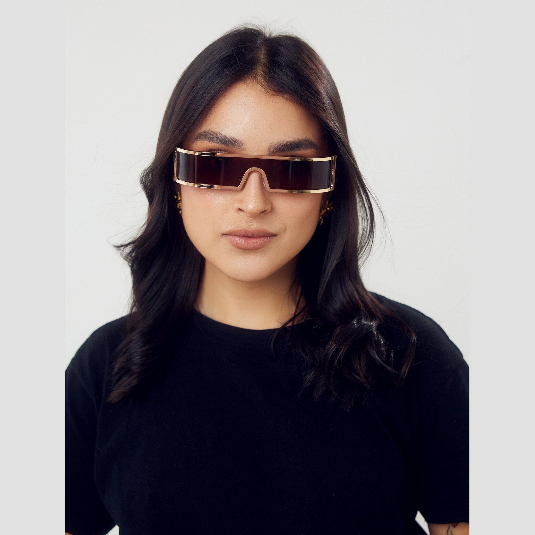 Lentes de sol LEA Plateado de Solivo, con diseño elegante y tecnología de lentes polarizados para protección UV400.