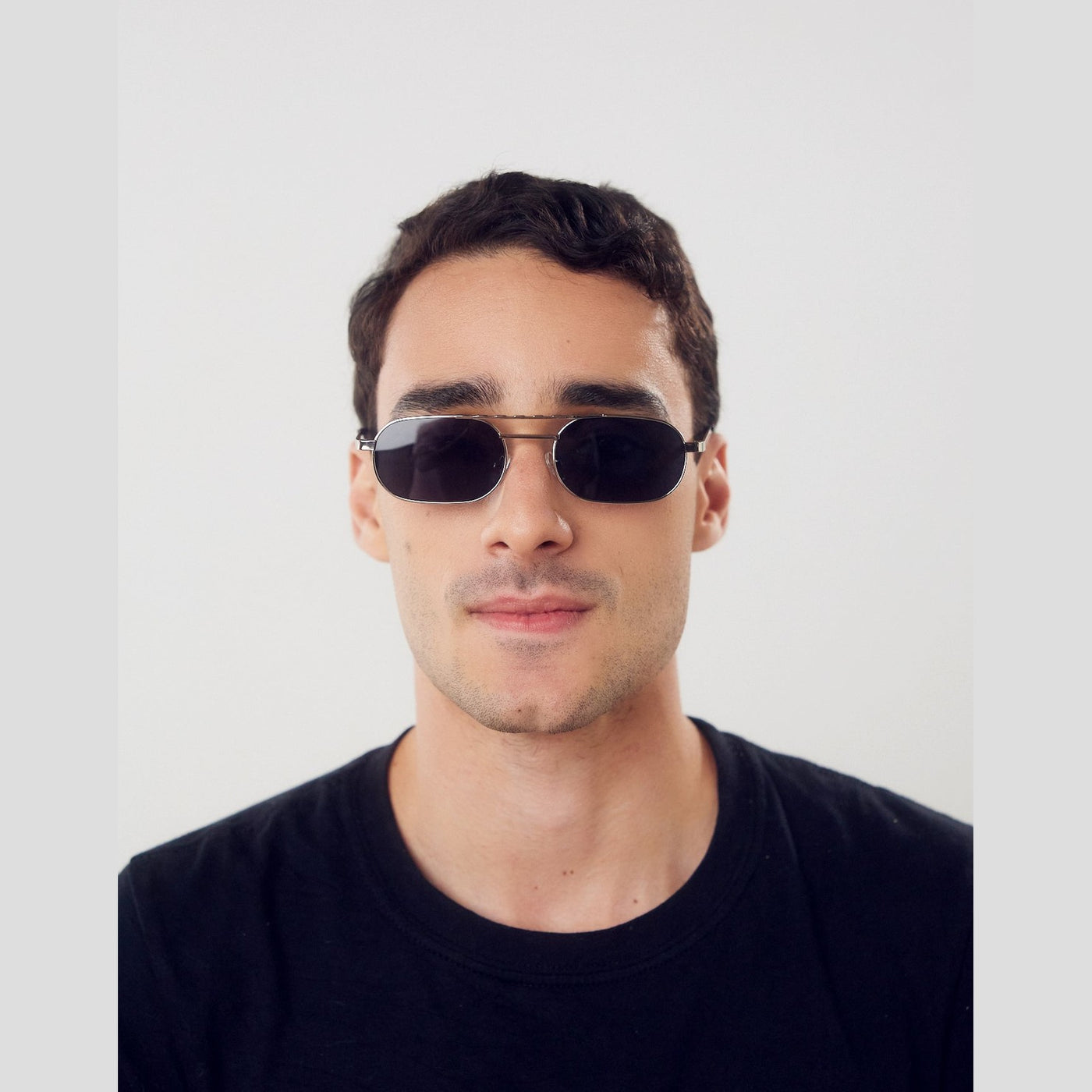 Lentes de sol BANG de Solivo, diseño moderno y elegante, perfectos para el estilo premium y la protección solar.