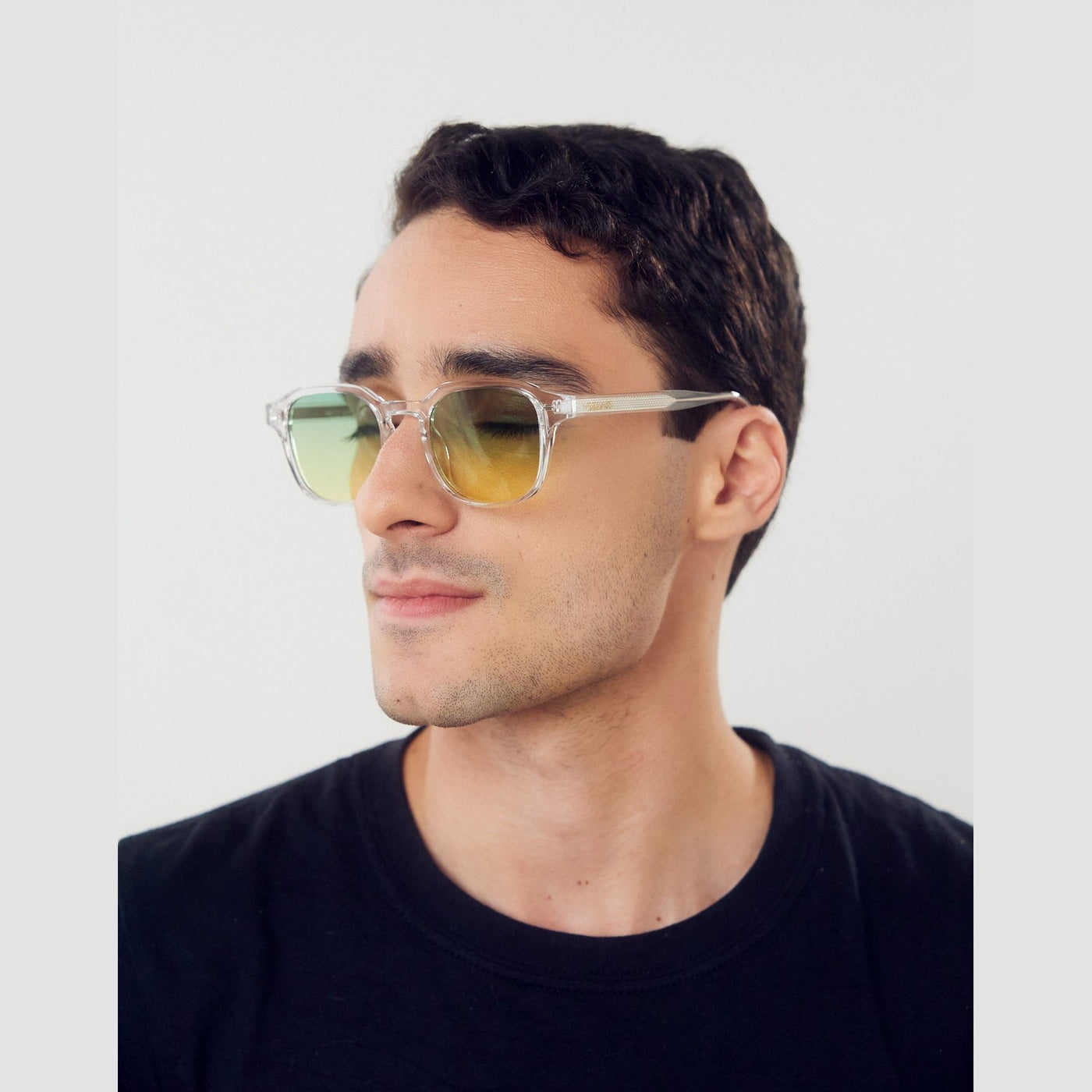Detalle de los lentes de sol VAN Amarillo de Solivo Eyewear — filtro UV400, uso diario