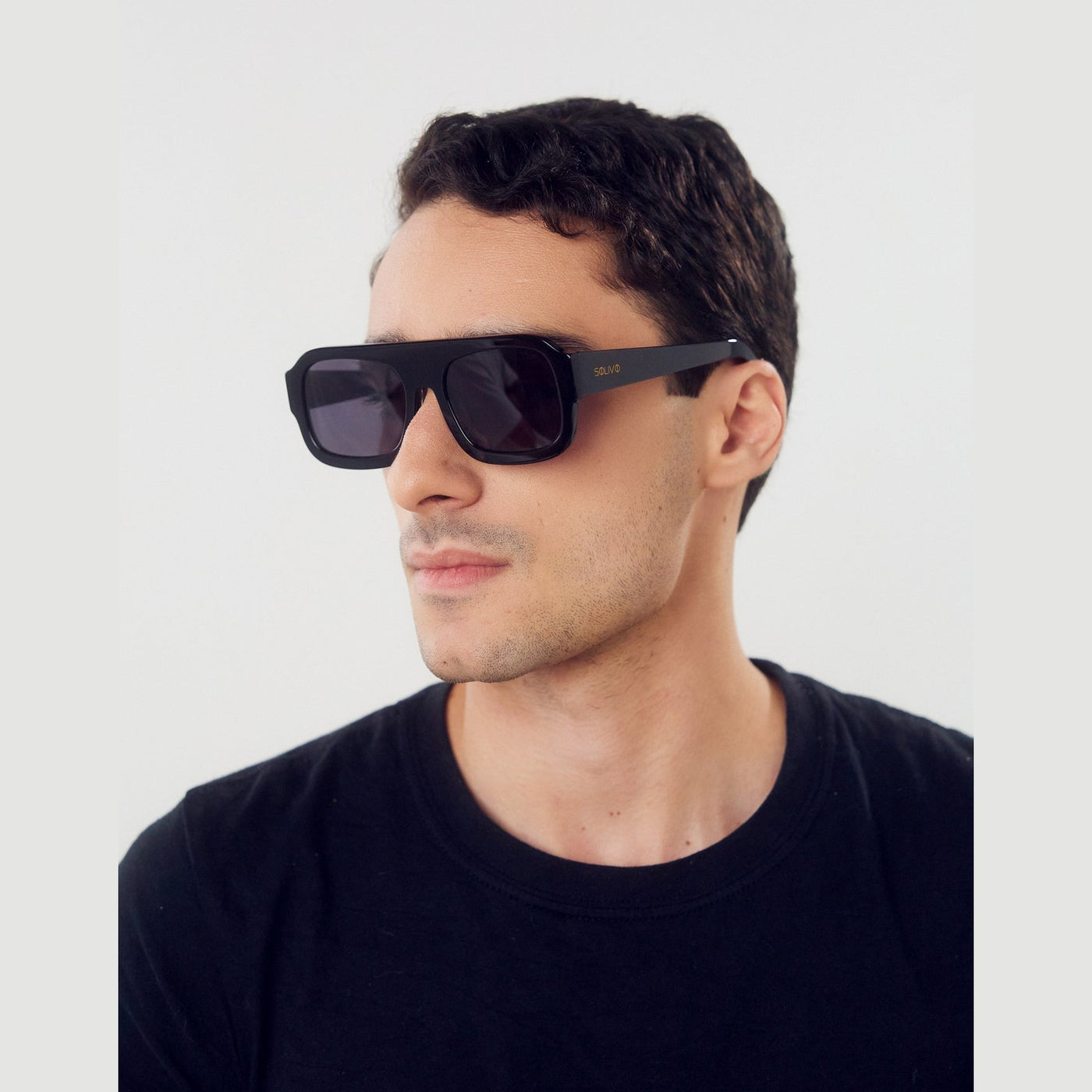 Lentes de sol Élan Negro de Solivo — estilo moderno con protección UV400 para el día a día