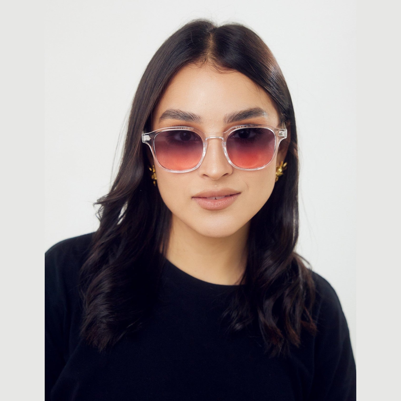 Lentes de sol VAN de Solivo con diseño elegante, ideales para disfrutar del sol en Costa Rica.