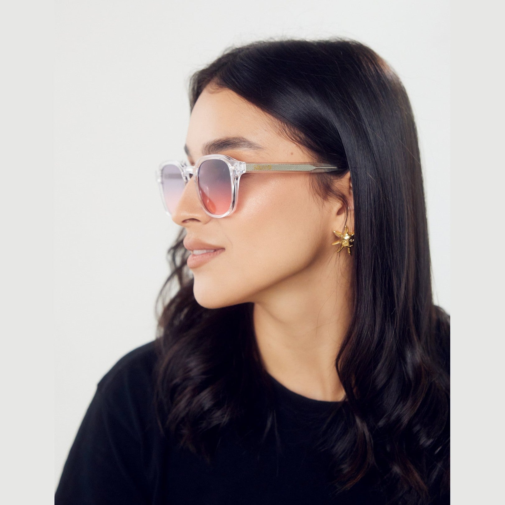 Lentes de sol VAN de Solivo con protección UV400, perfectos para días brillantes y estilo contemporáneo.