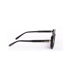 Lentes de sol SYND de Solivo, vista lateral resaltando su acabado en negro y detalles dorados, un accesorio de moda imprescindible.