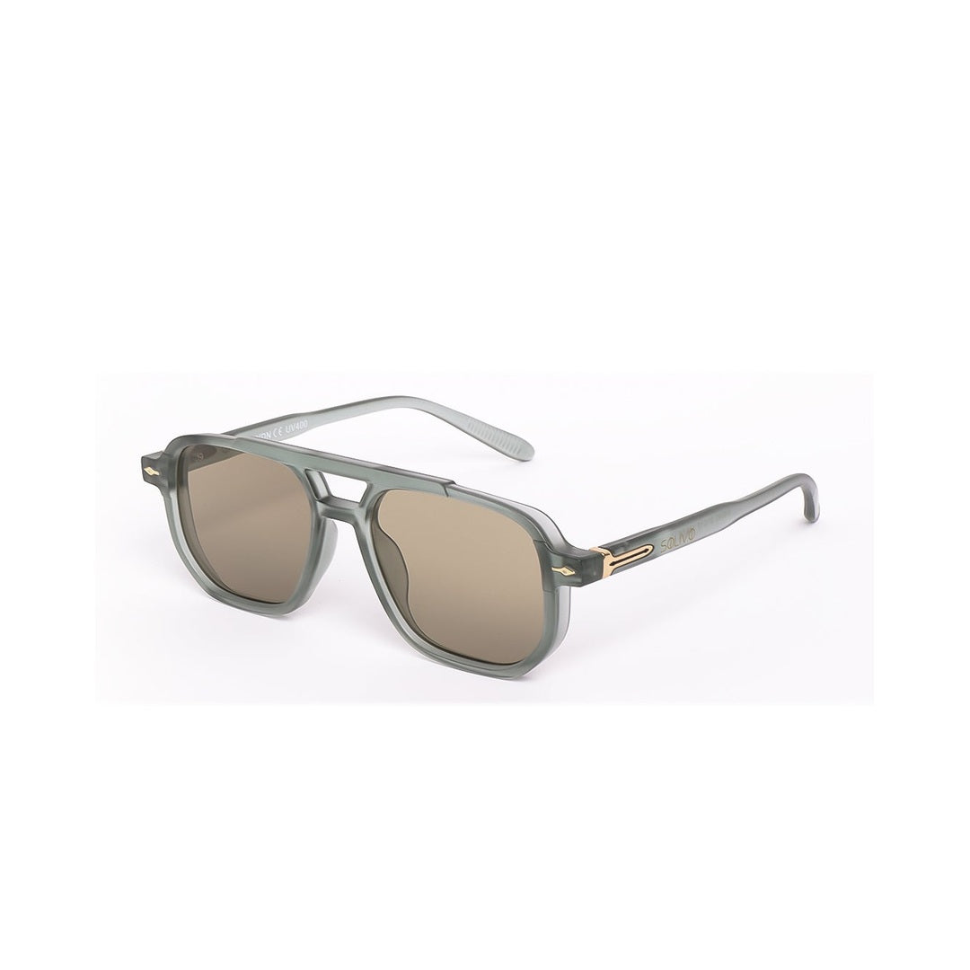 Lentes de sol SYND de Solivo desde un ángulo lateral, mostrando el marco gris y detalles de diseño sofisticado, perfectos para un estilo premium.