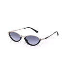 Lentes de sol TORO de Solivo vistos desde un ángulo lateral, con marco plateado y lentes polarizados, ofreciendo estilo y protección UV400.