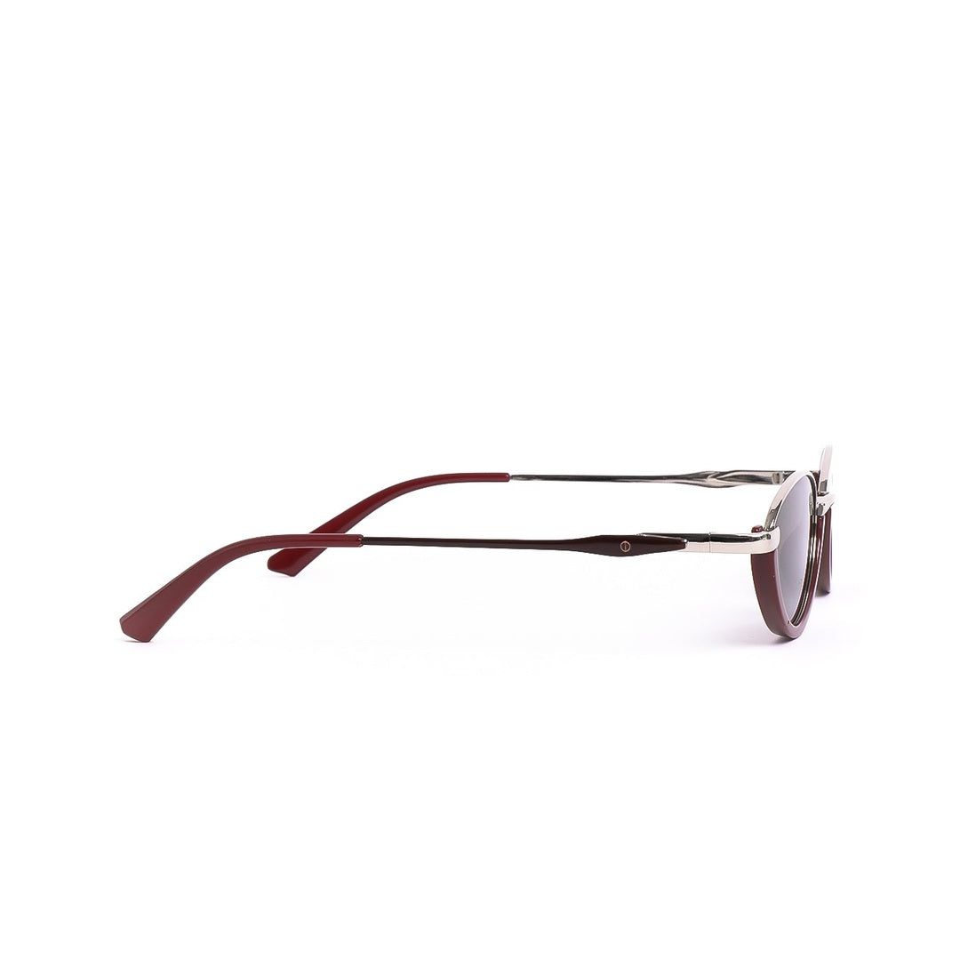 Lentes de sol TORO de Solivo desde un ángulo lateral, enfatizando su forma estilizada y comodidad, una opción de moda para el verano.