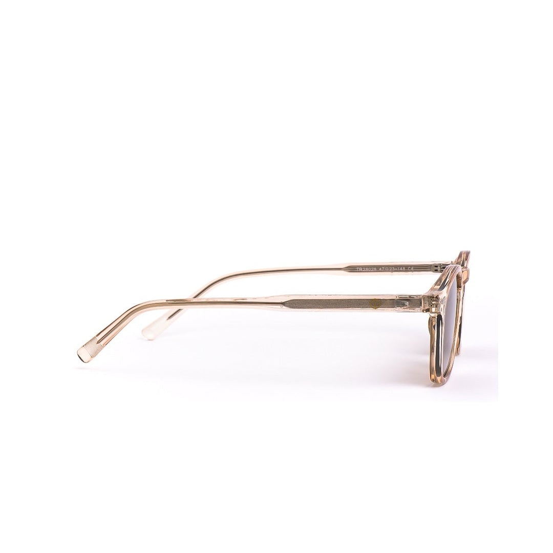 Detalle de los lentes de sol VIEN de Solivo, mostrando la artesanía en la montura clara y lentes marrones polarizados, perfectos para actividades al aire libre.