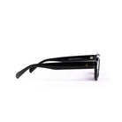 Vista lateral de los lentes de sol Vio de Solivo, mostrando su estilo distintivo y estructura de alta calidad.