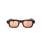 Lentes del sol VIO de Solivo con diseño elegante y moderno, montura en tonos carey y lentes en color marrón claro, ideales para un estilo premium.