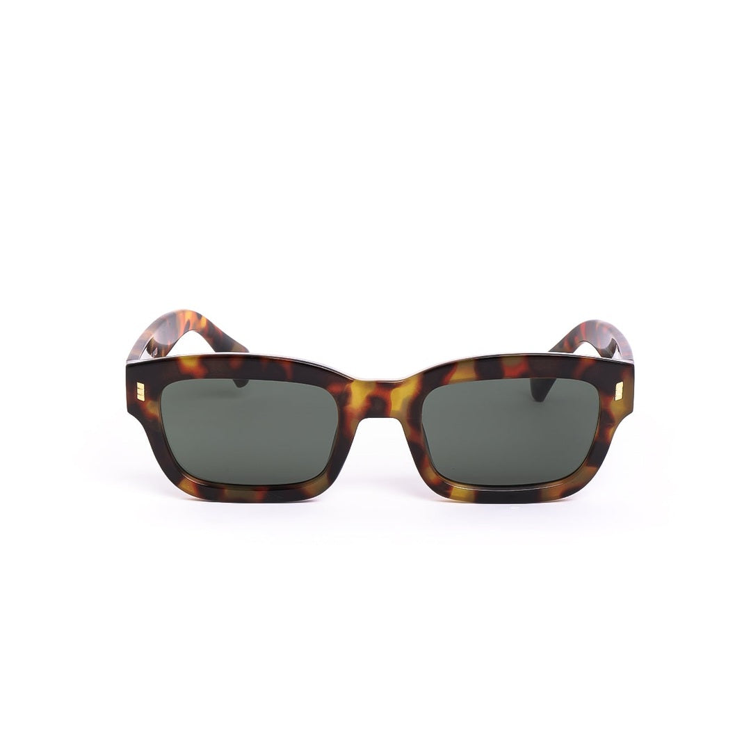 Lentes de sol ZEE de Solivo en un diseño elegante y moderno, con forma cuadrada y color carey, ideales para proteger tus ojos con estilo.