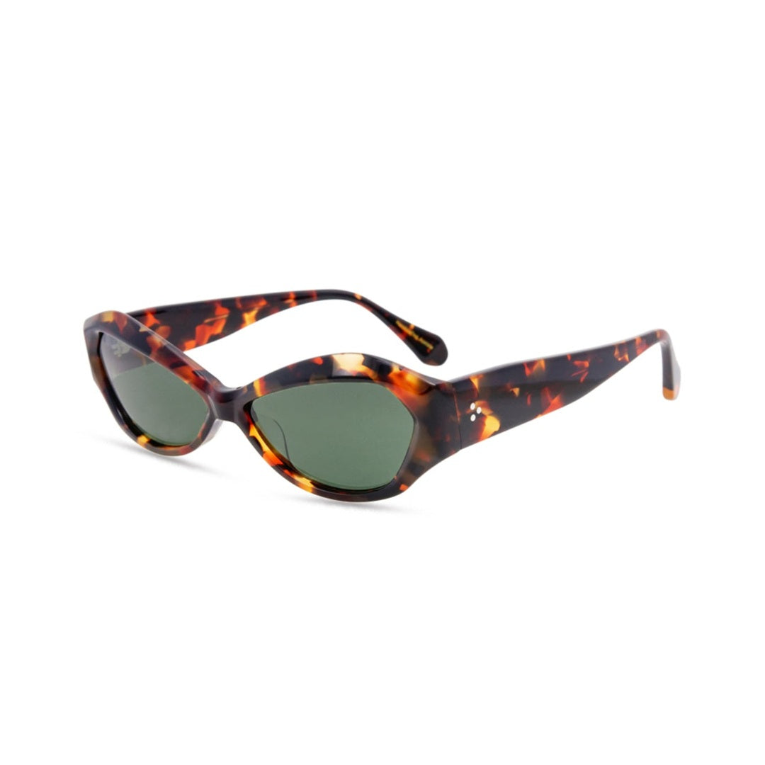 Vista frontal de los lentes de sol DIVA Fuego de Solivo — montura de acetato con filtro UV400