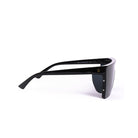 Vista lateral de los lentes de sol LVY negros de Solivo, destacando sus detalles elegantes y protección UV400.