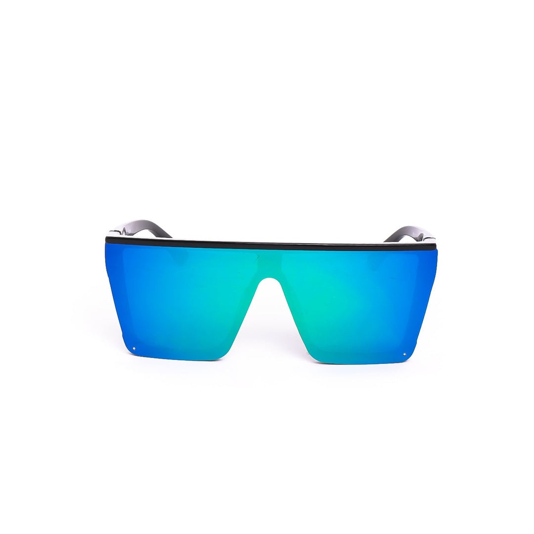 Lentes de sol LVY de Solivo con cristales en degradado azul, estilo contemporáneo y moderno, perfectos para proteger tus ojos mientras disfrutas al aire libre.
