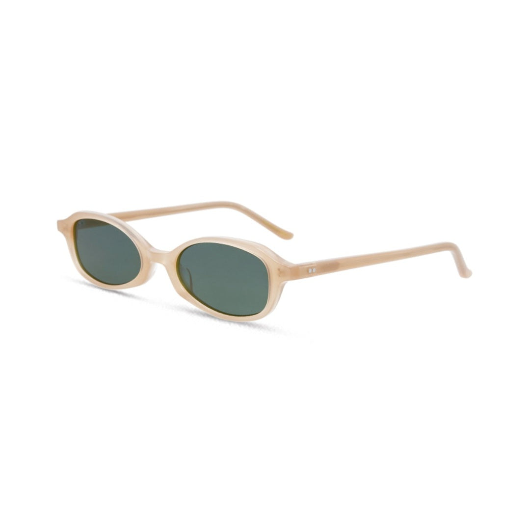 Vista frontal de los lentes de sol LIAN Nude de Solivo — acetato beige nude con filtro UV400