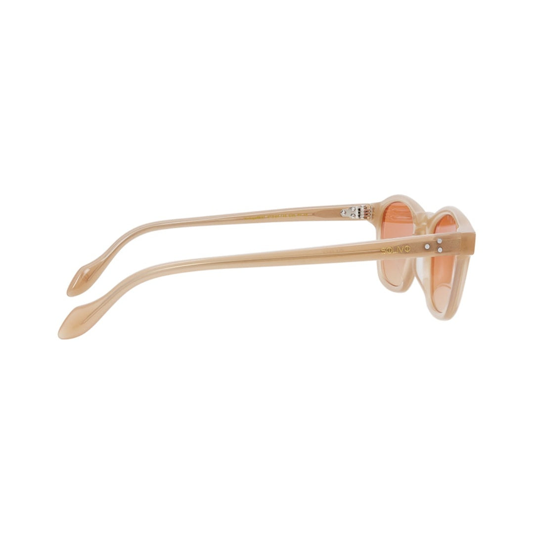 Vista trasera de los lentes de sol SUKI Beige de Solivo Eyewear — varillas de acetato, protección UV400