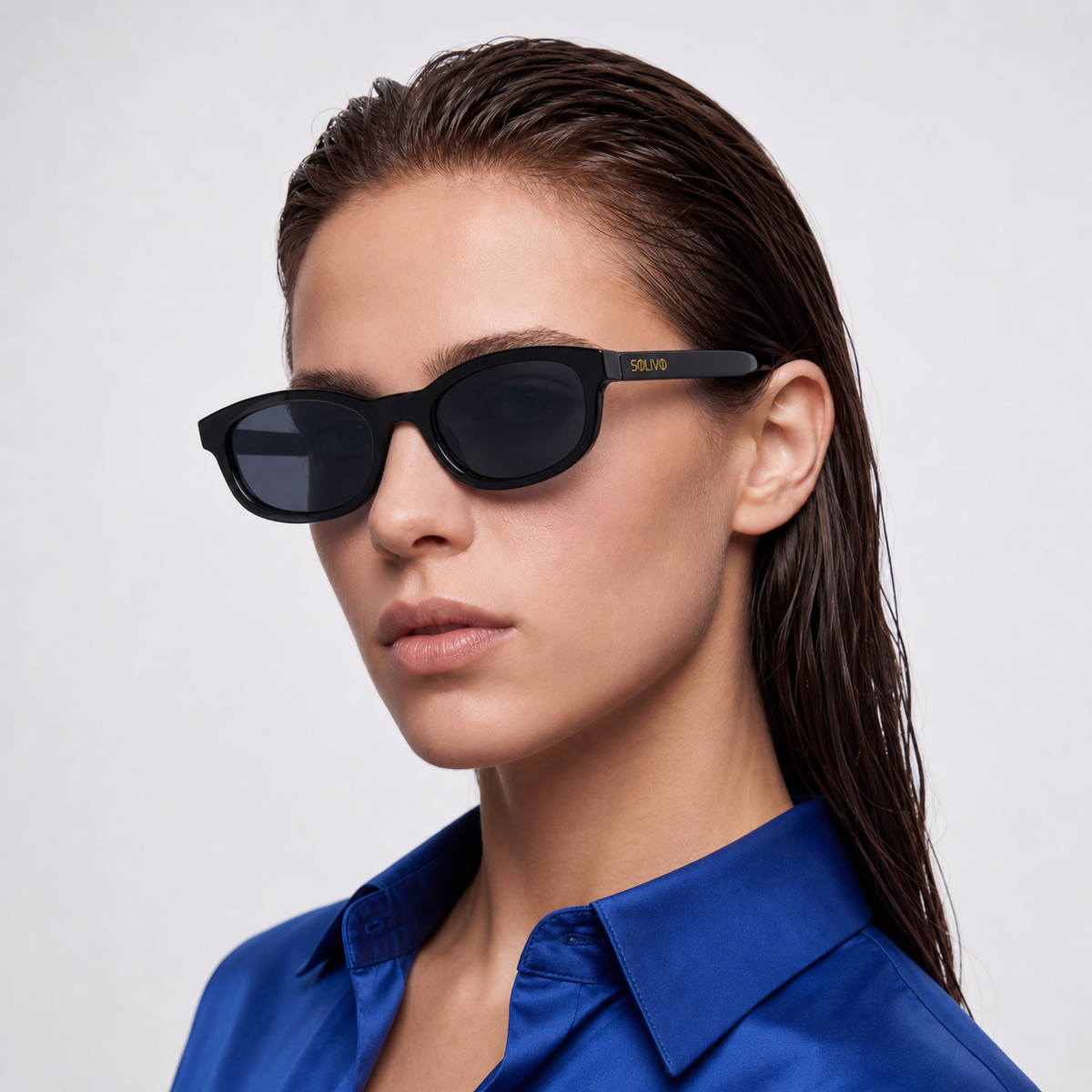 Modelo mujer con gafas SOFI Negro de Solivo