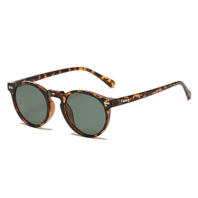 Gafas SIA Fuego Olivo de Solivo, vista de tres cuartos, fondo blanco
